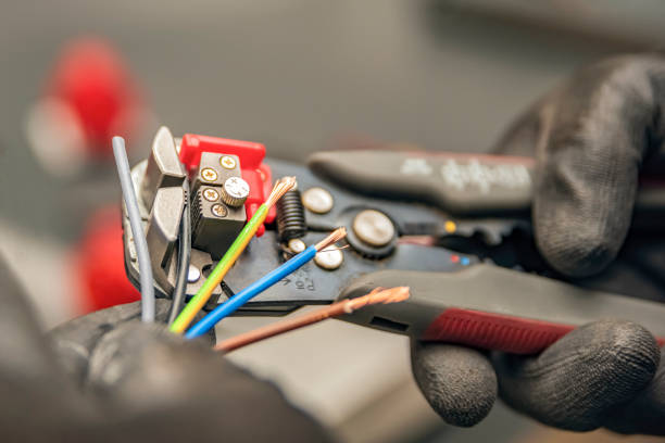 Best Circuit Breaker Repair  in Vcennes, IN